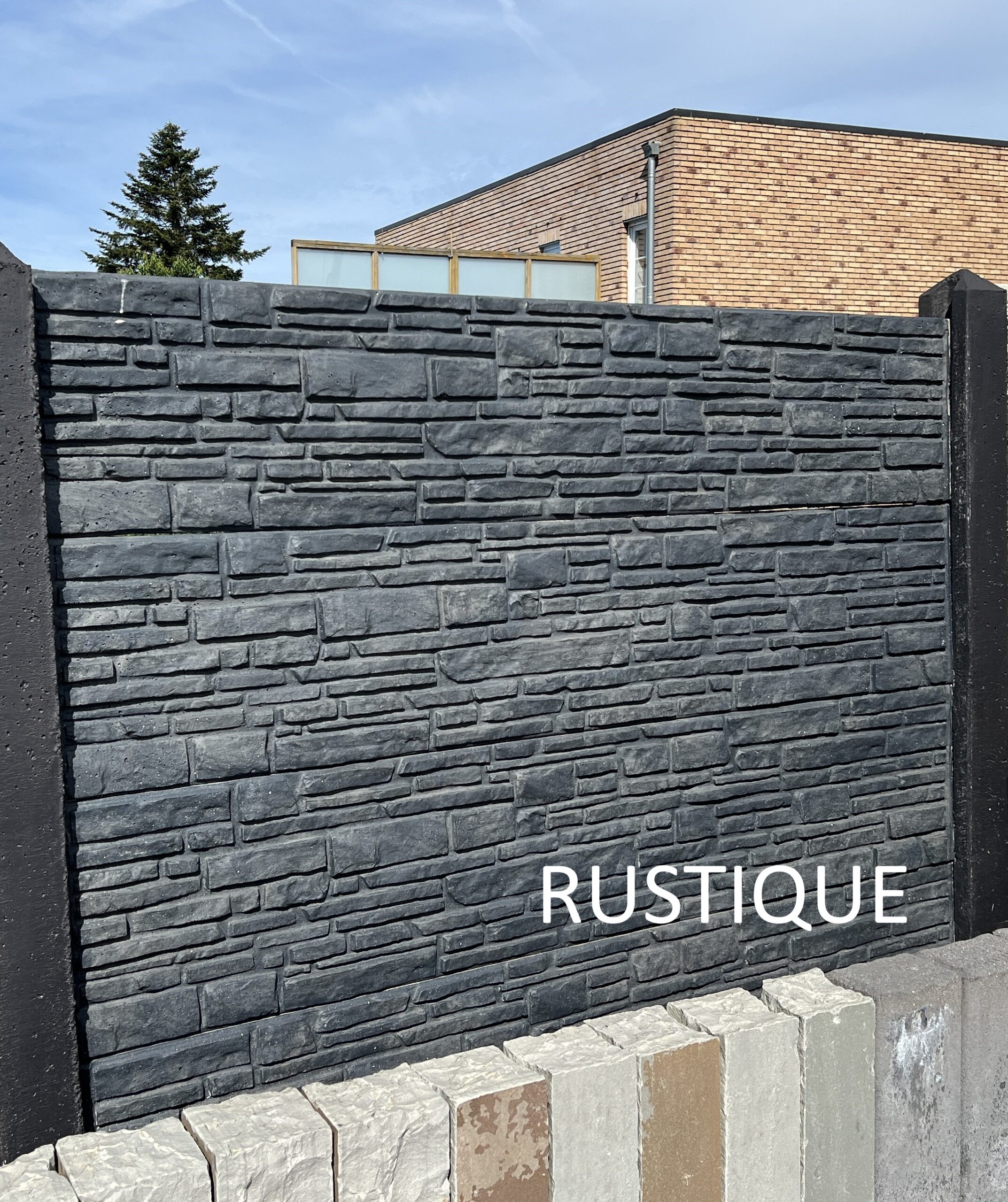 Image d'un assemblage de palissade Rustique de chez BAJ béton