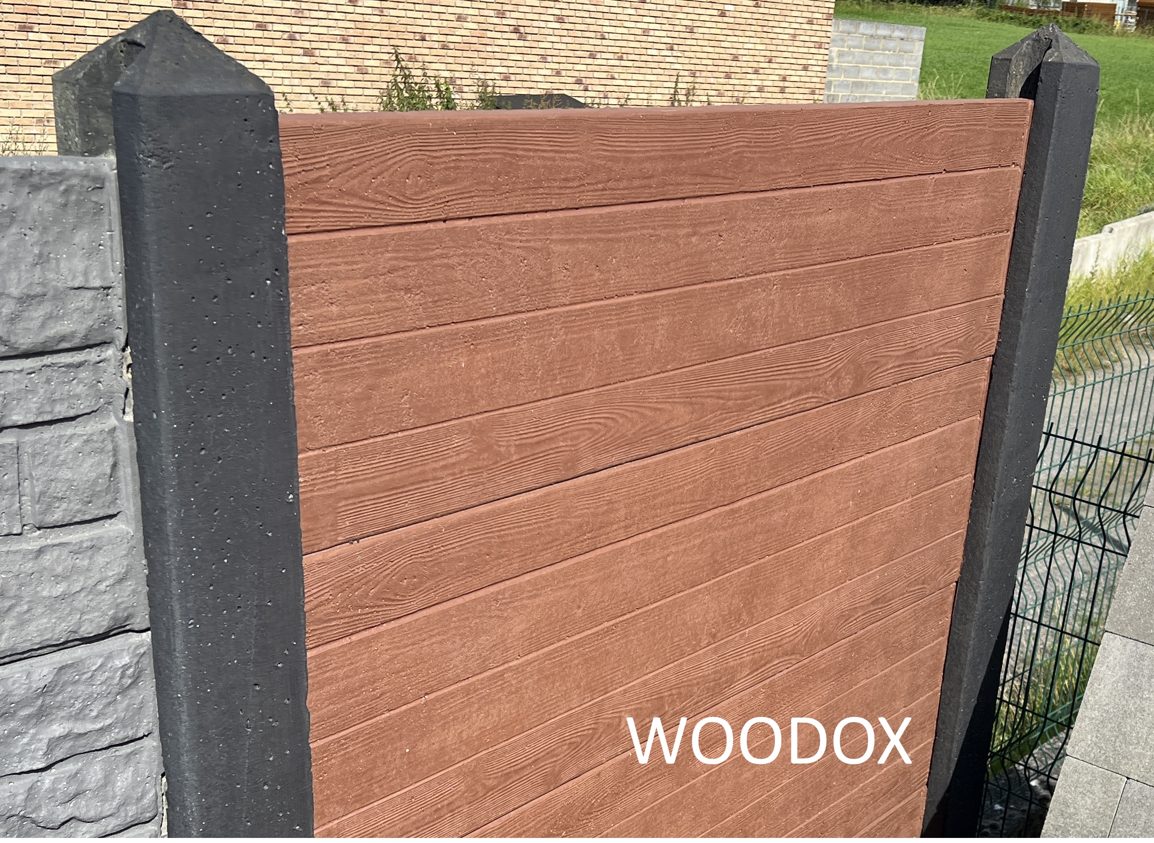 Image d'un assemblage de palissade Woodox de chez BAJ béton